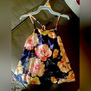 Old navy VERY cute tank top. Size 5T.